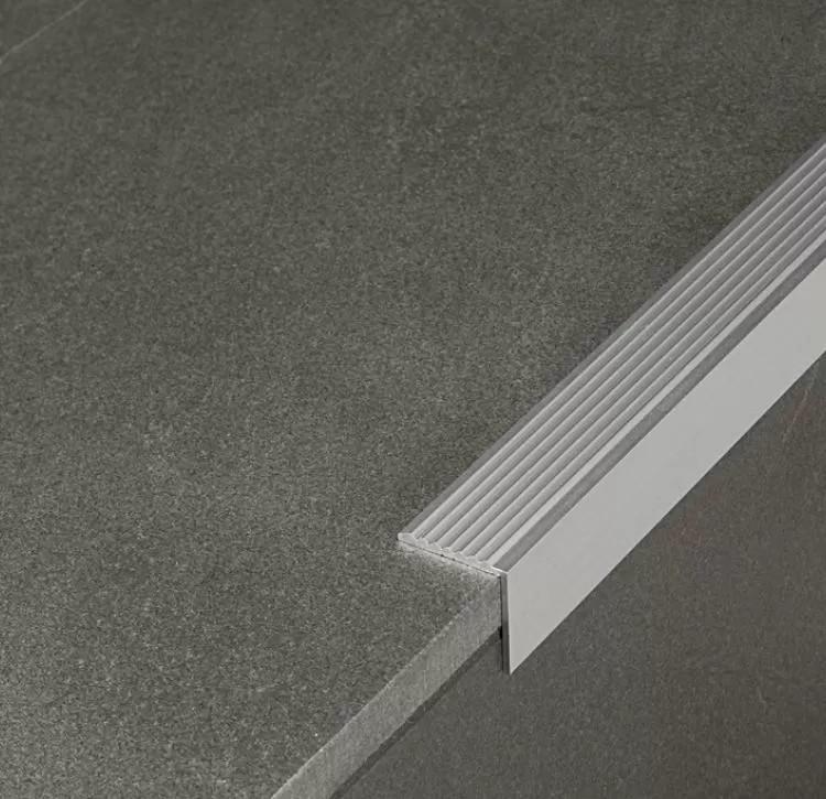 Накладки на ступени